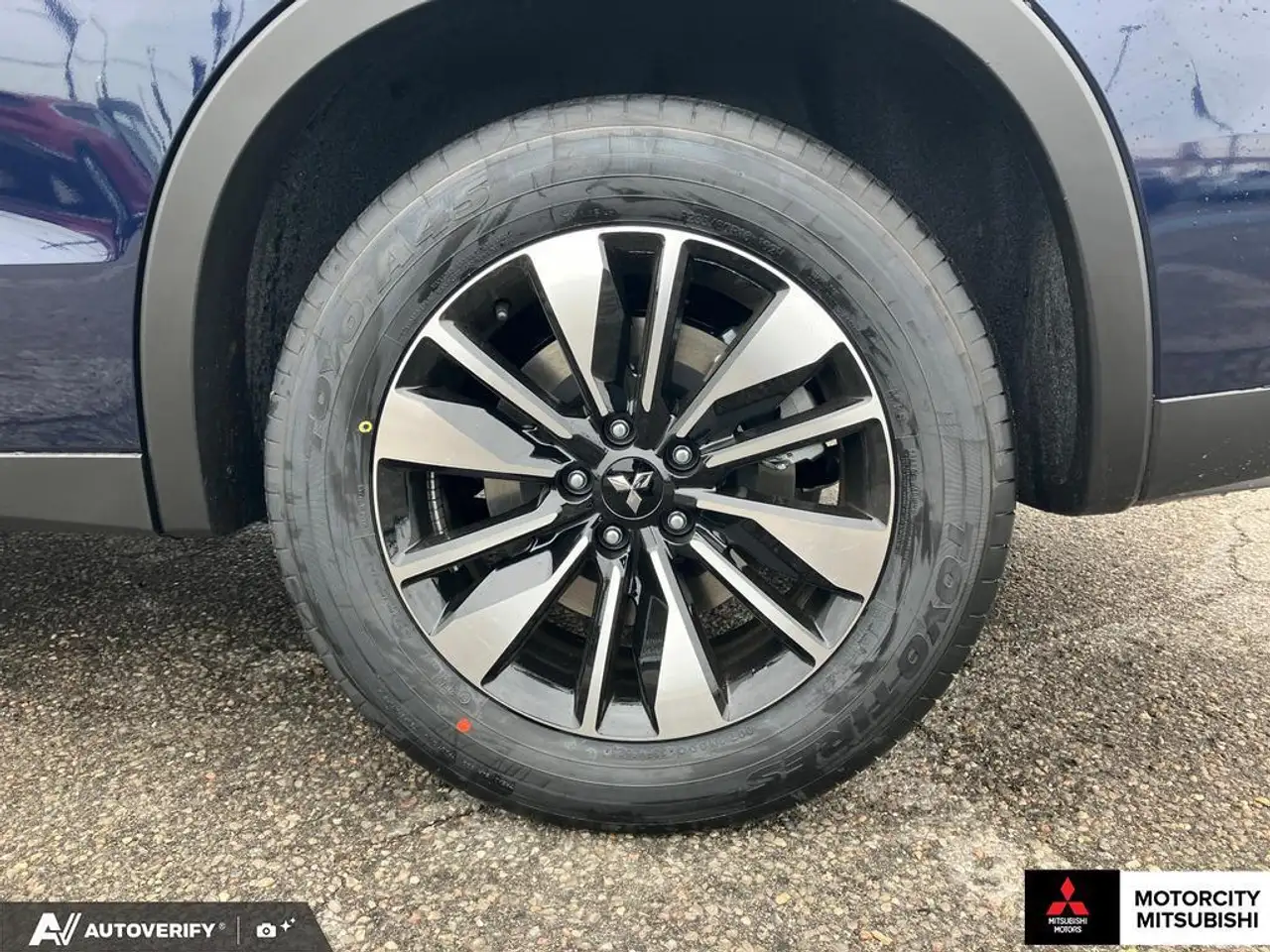Mitsubishi Outlander снимка Mitsubishi Outlander