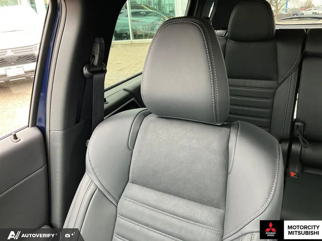 Mitsubishi Outlander снимка Mitsubishi Outlander