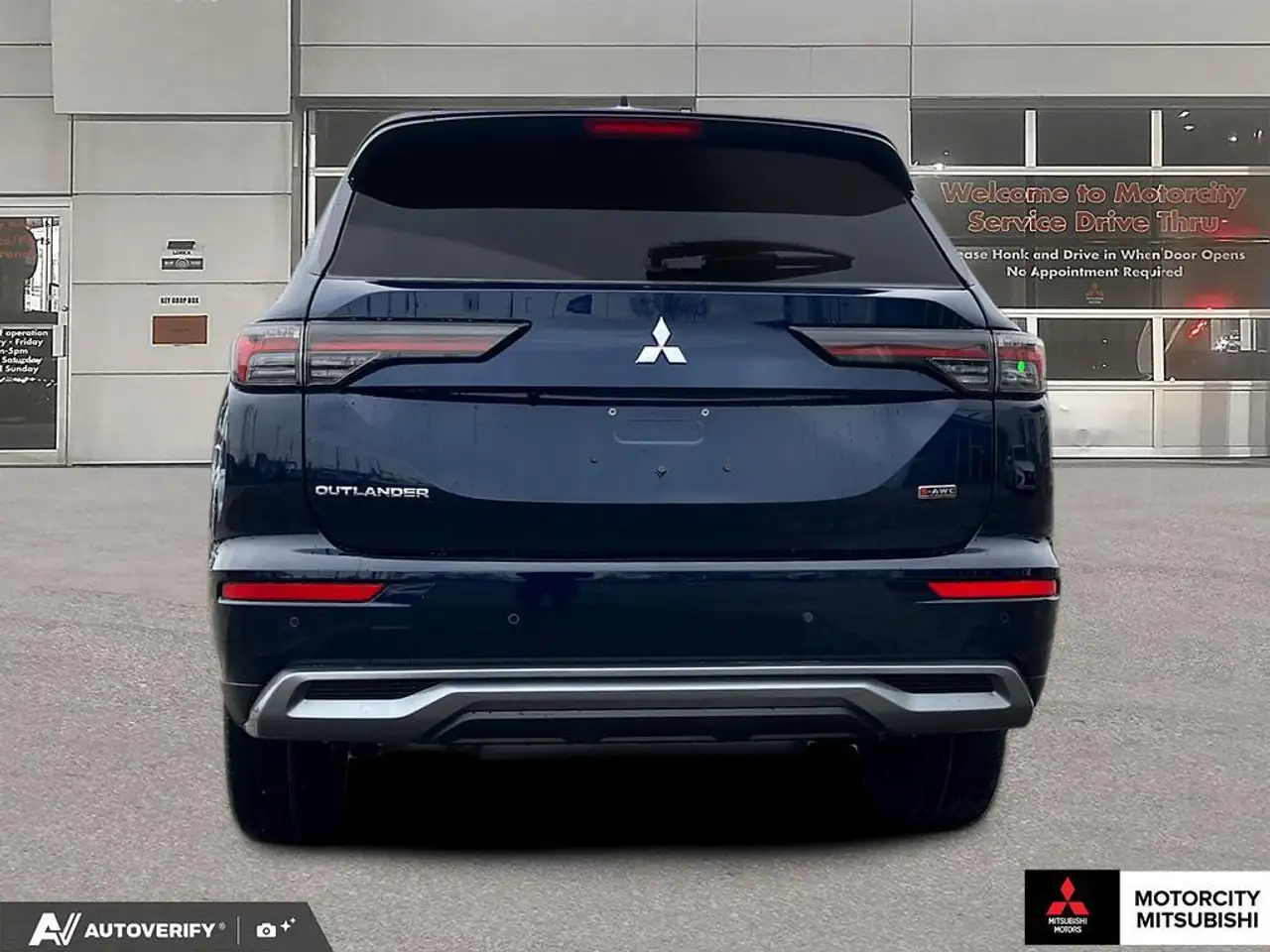 Mitsubishi Outlander снимка Mitsubishi Outlander