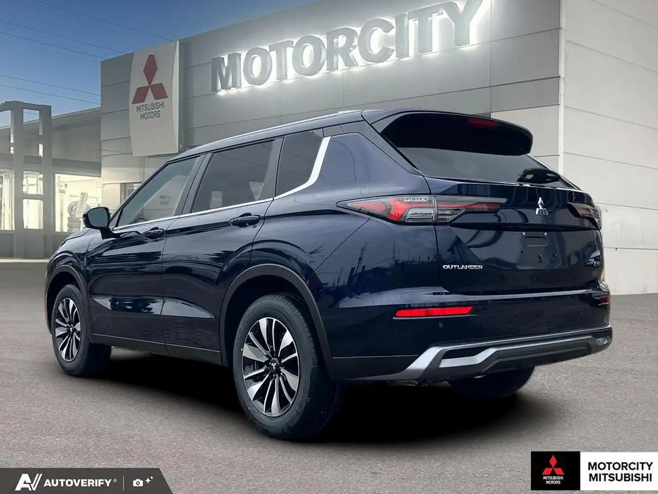 Mitsubishi Outlander снимка Mitsubishi Outlander