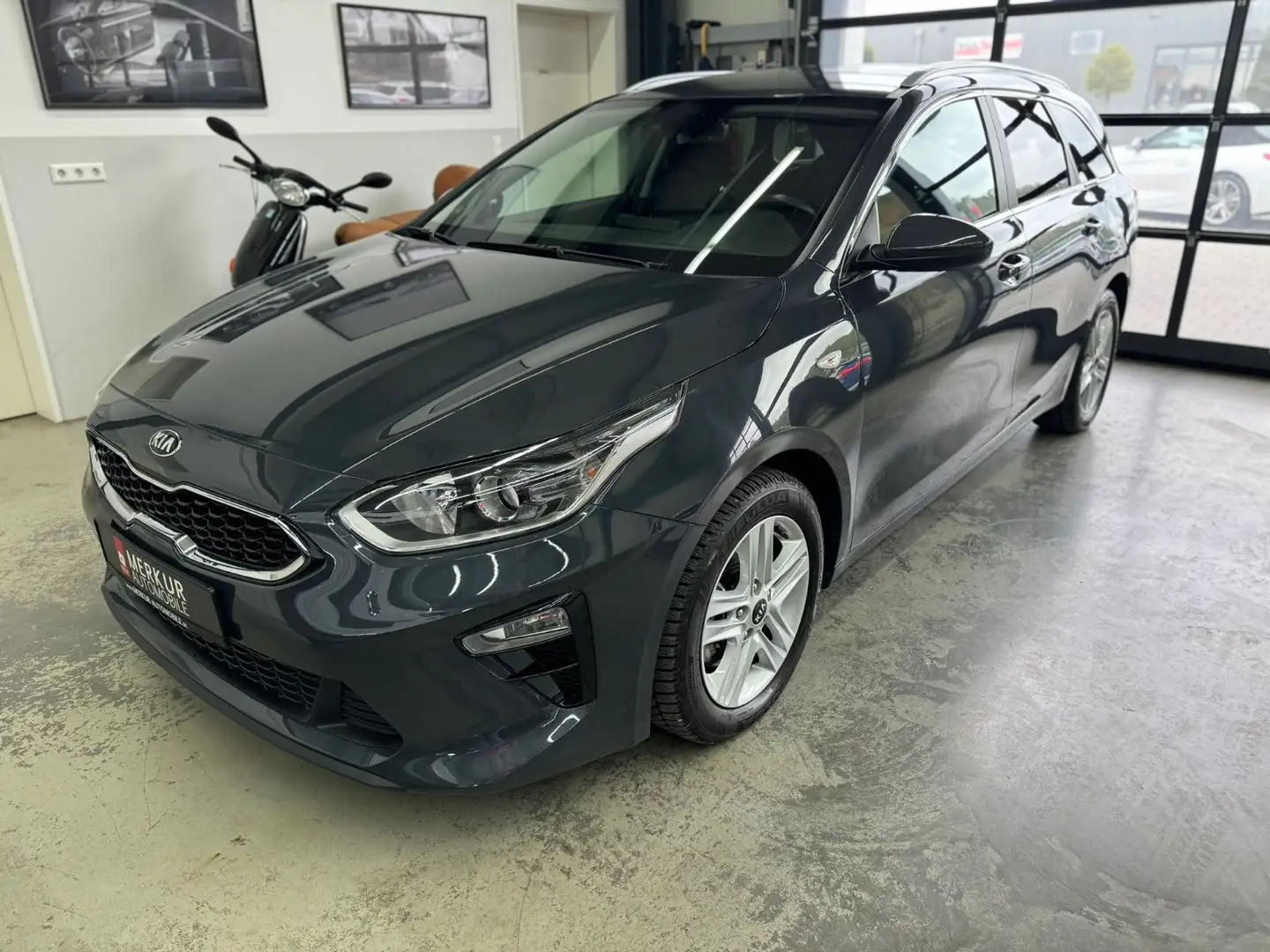 Kia Ceed SW / cee'd SW Ceed 1.6 CRDi Sportswagon Silver/Navi/PDC/Kamera Grau - 1