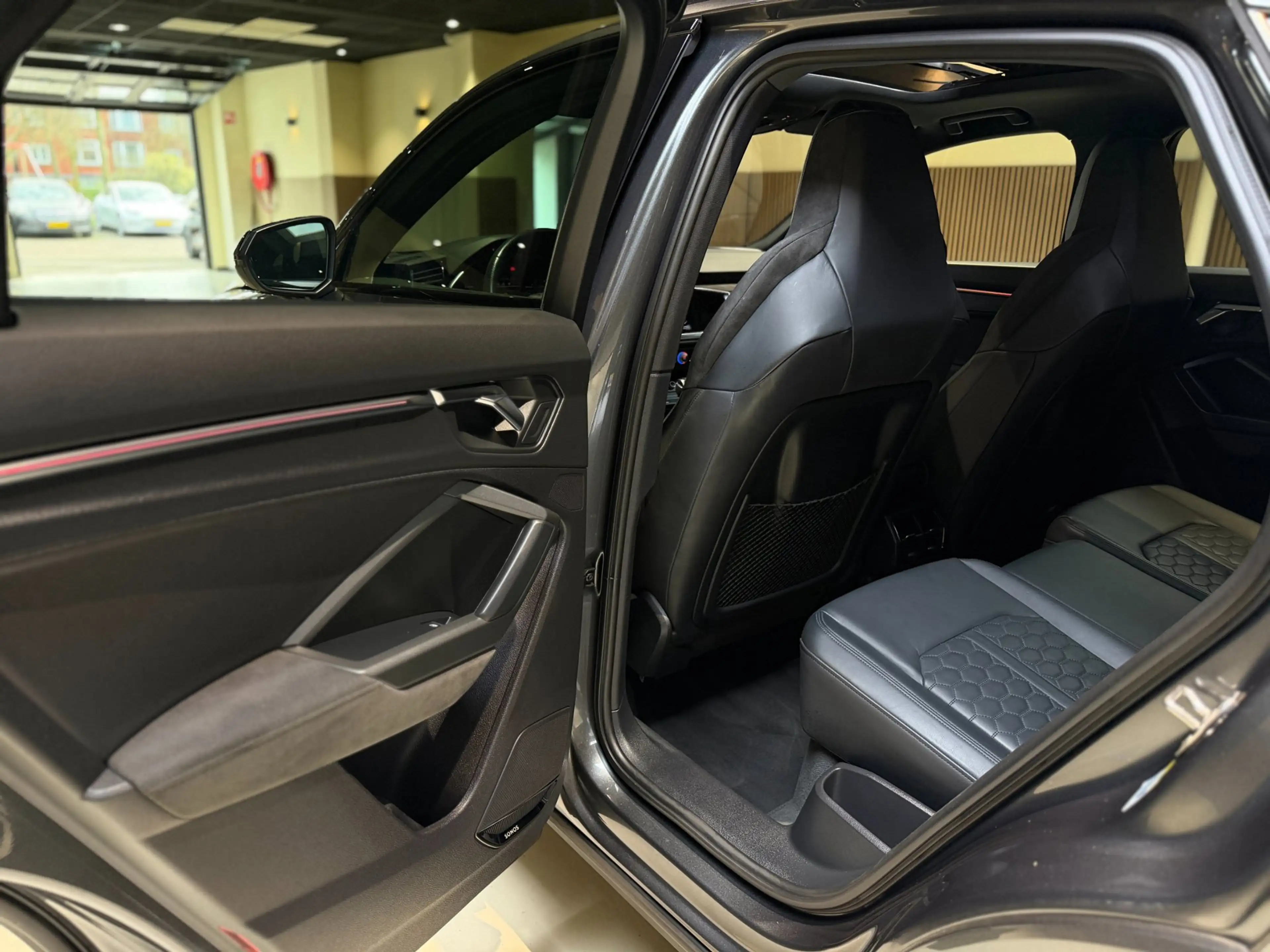 Audi RS Q3 RSQ3 Sportback 2.5 TFSI|Pano|RS Seats|Camera|Sonos — photo 44