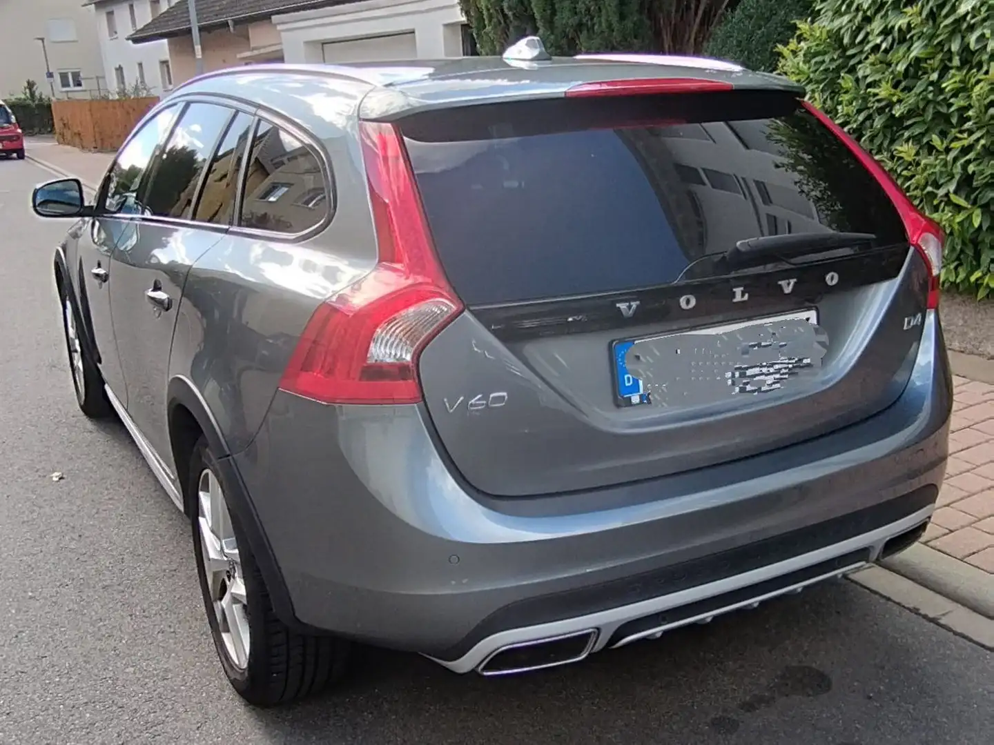 Volvo V60 Cross Country V60 Cross Country D4 Geartronic Momentum Szary - 2