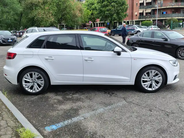 Audi A3 view 4