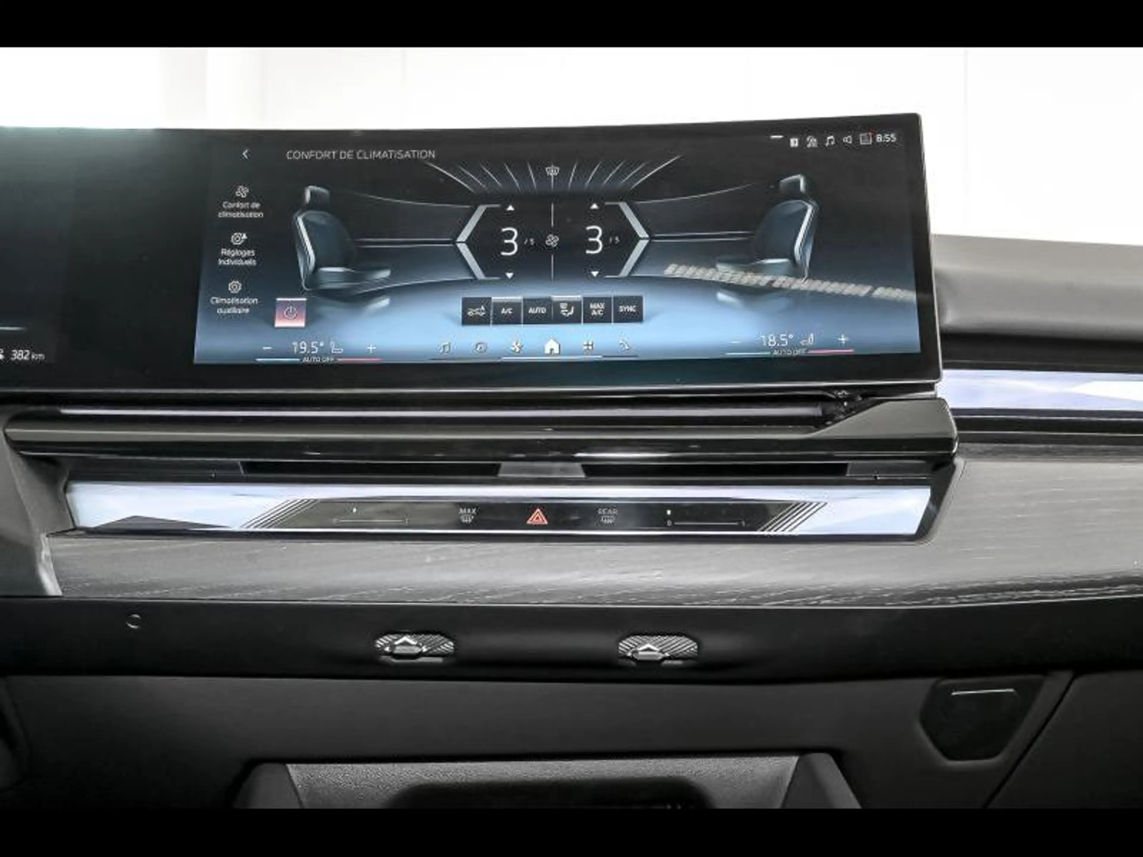 BMW i5 Touring — photo 12