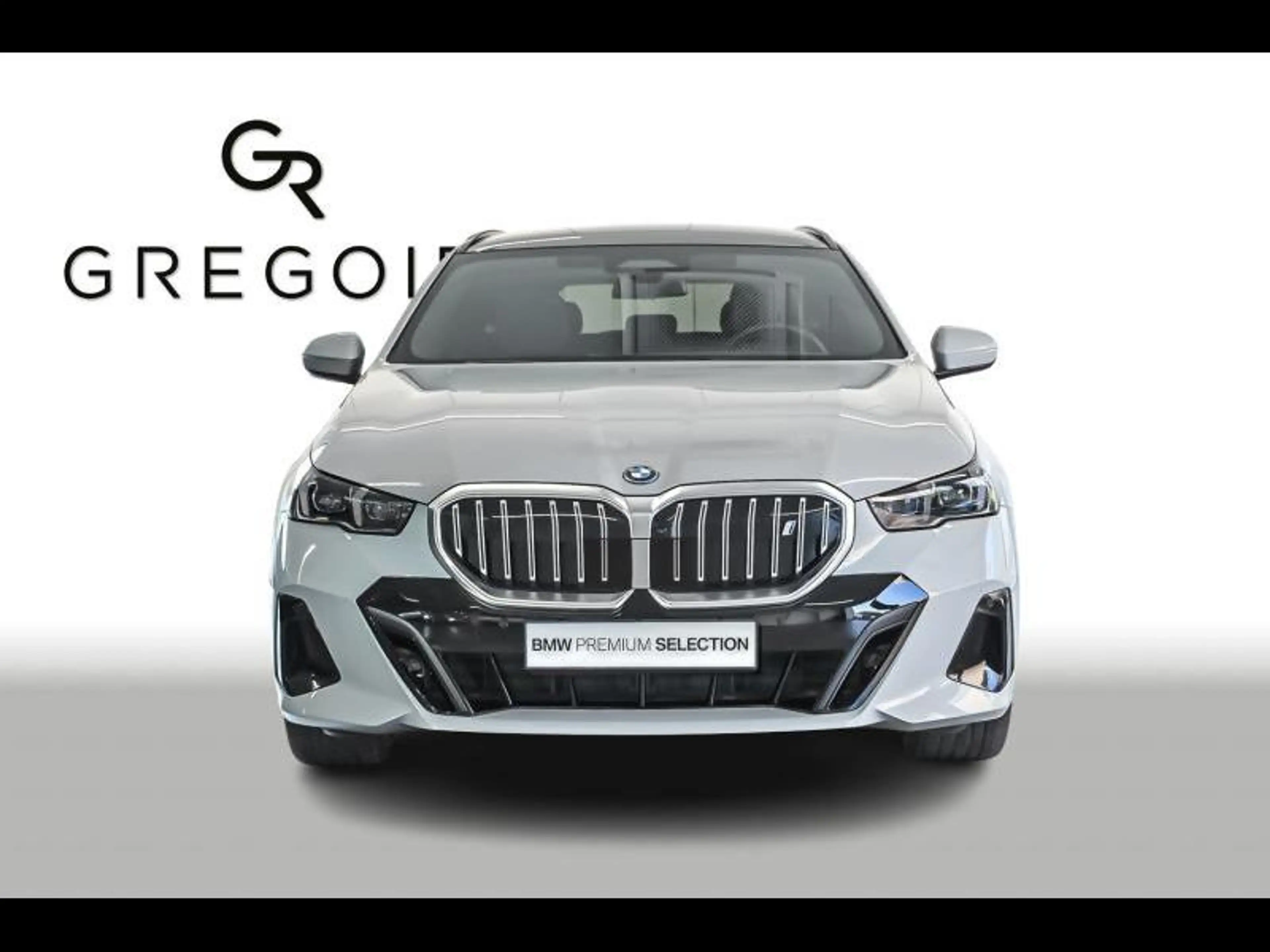 BMW i5 Touring — photo 2