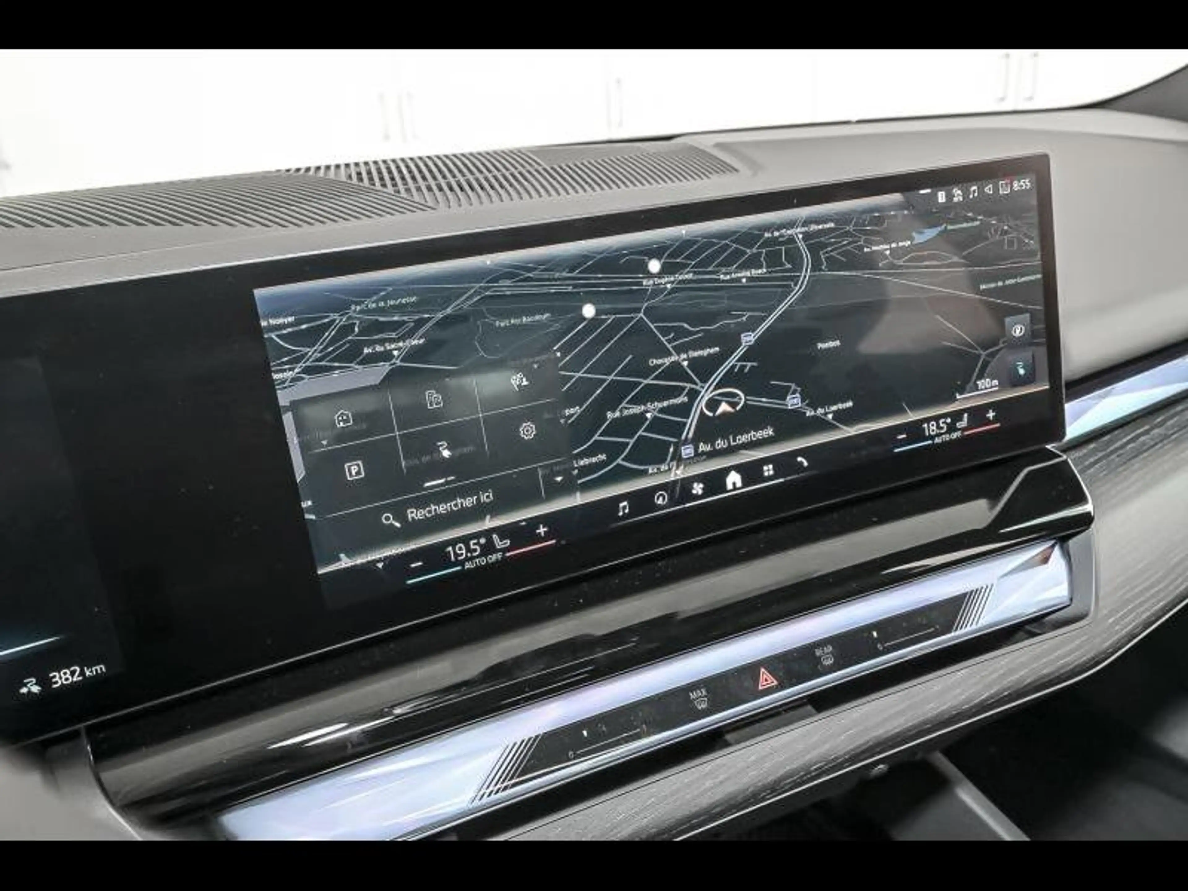 BMW i5 Touring — photo 14