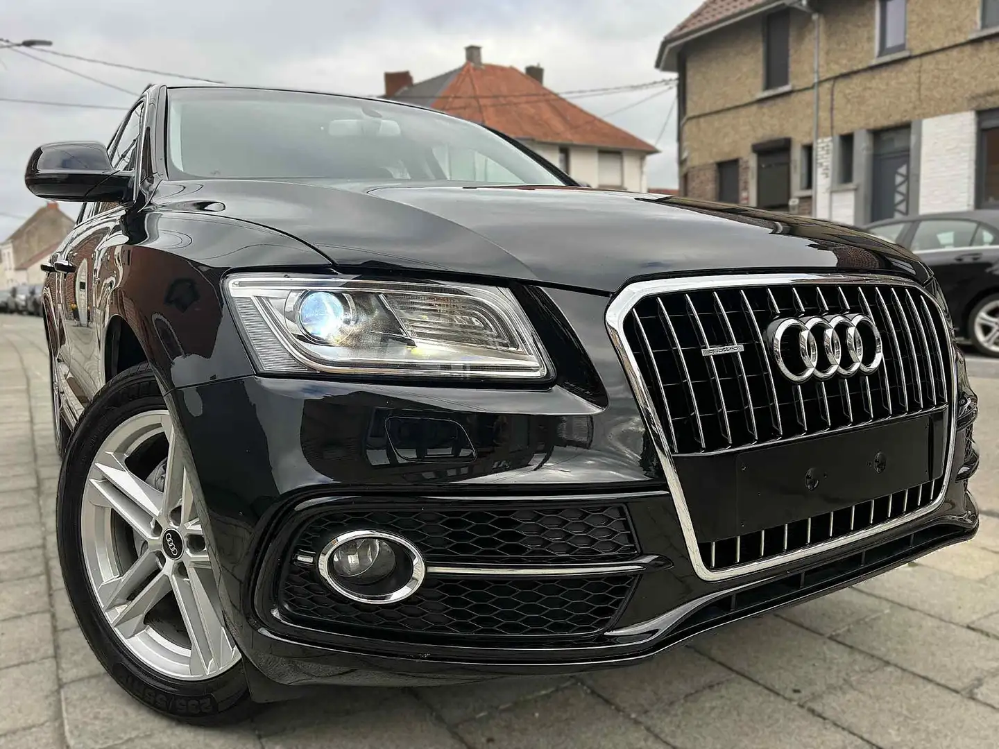 Audi Q5 2.0 TDi S-LINE/XENON-CUIR-KEYLESS-LED/GARANTiE!! Noir - 1
