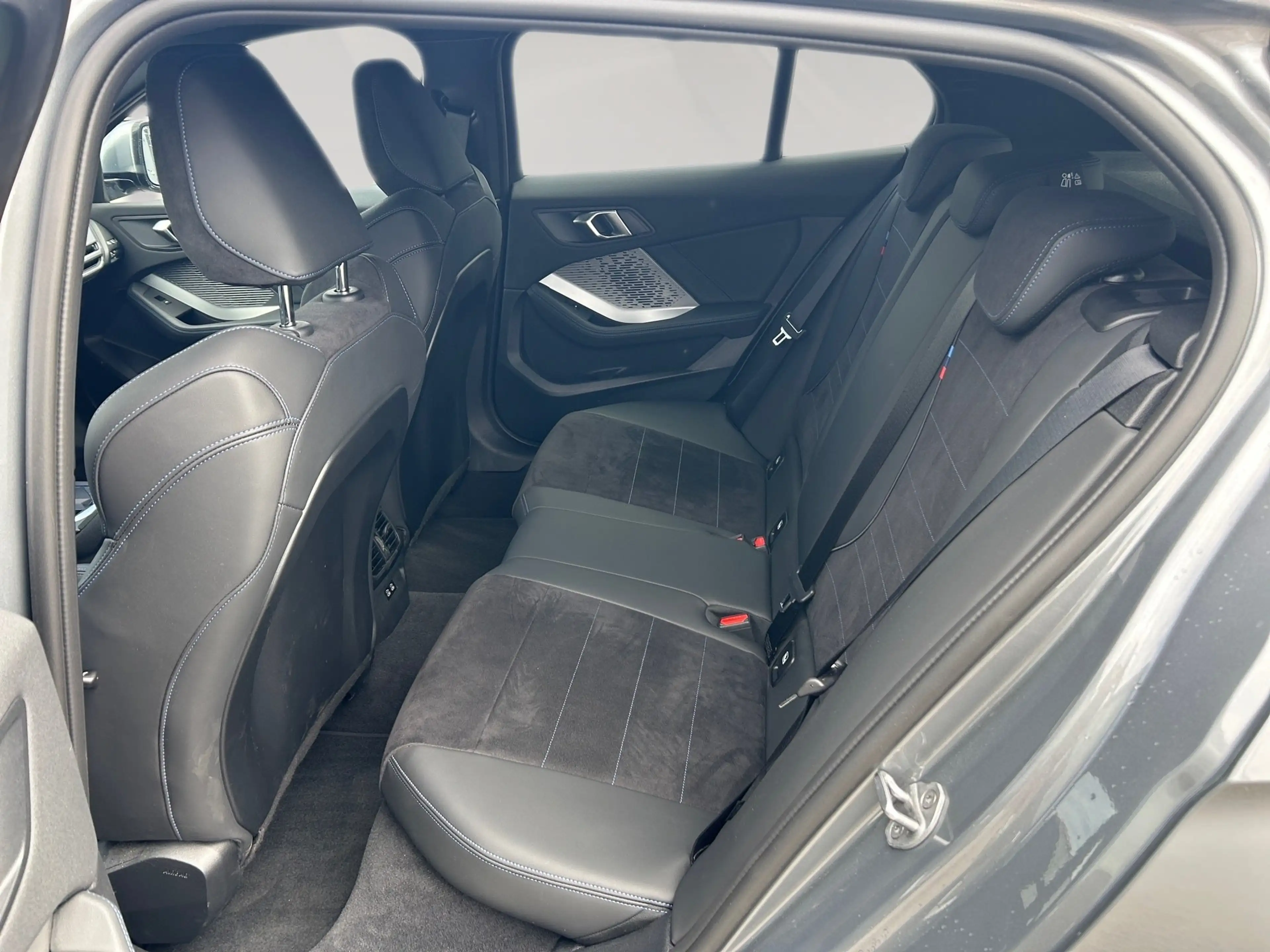 BMW 120 d — photo 11