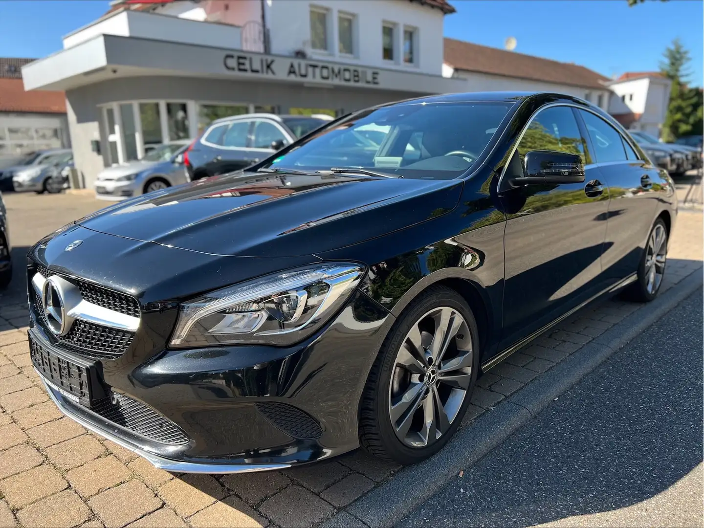 Mercedes-Benz CLA 200 Navi Leder Schwarz - 1