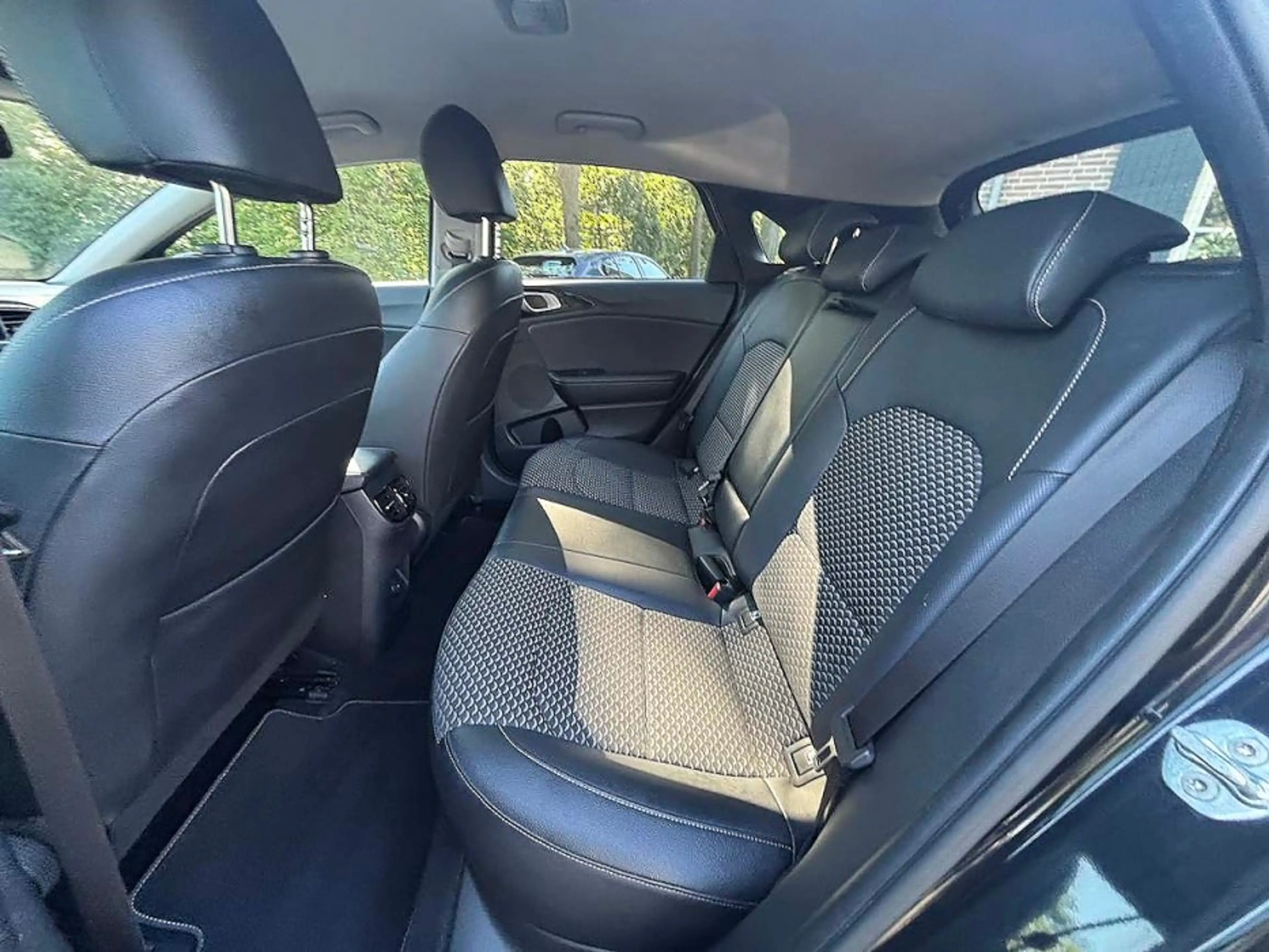 Kia Ceed / cee'd 1.0 T-GDi Dynamic+line Ecc,navi,lmv,h.leder,pdc,le — photo 19