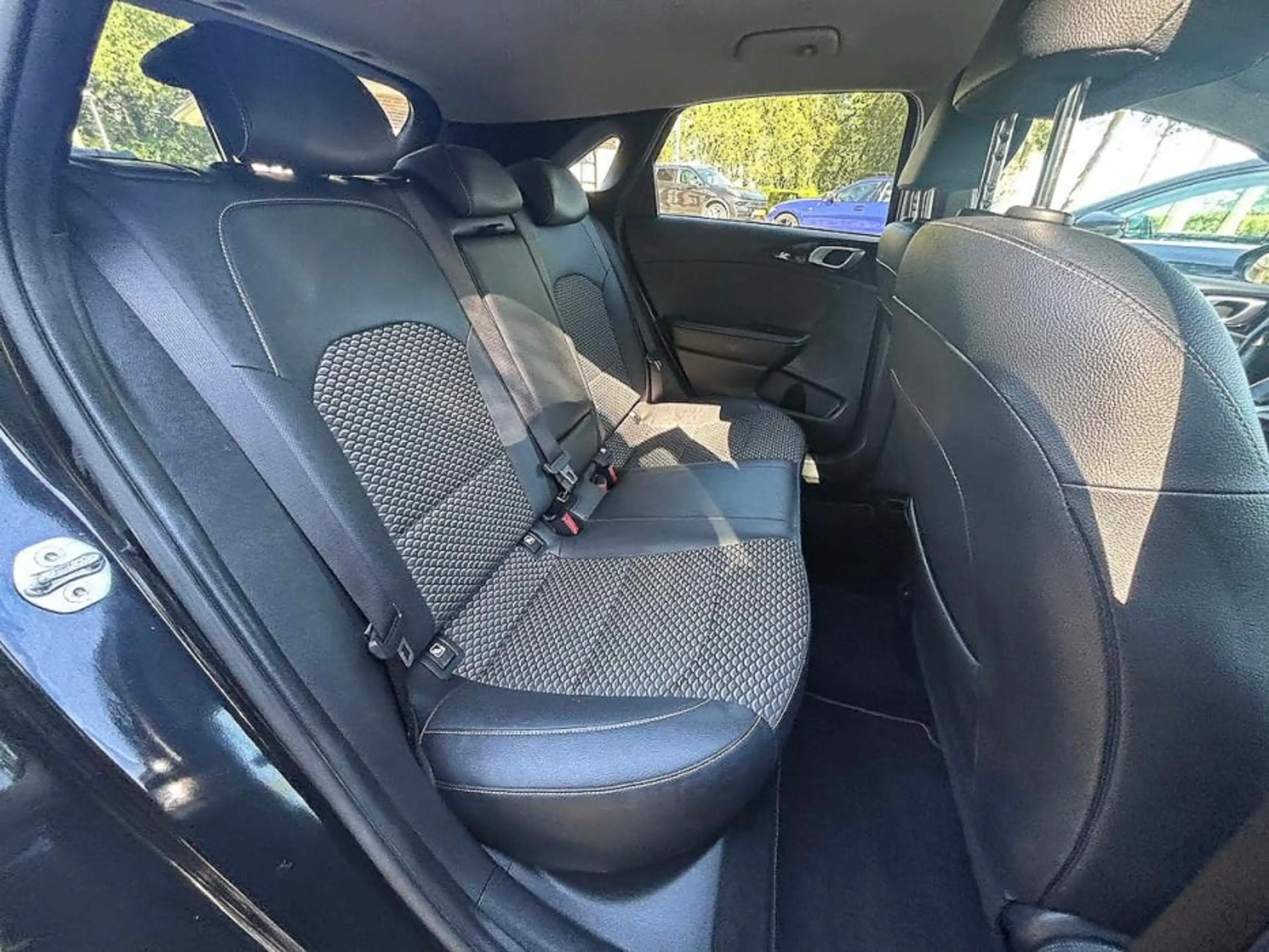 Kia Ceed / cee'd 1.0 T-GDi Dynamic+line Ecc,navi,lmv,h.leder,pdc,le — photo 21
