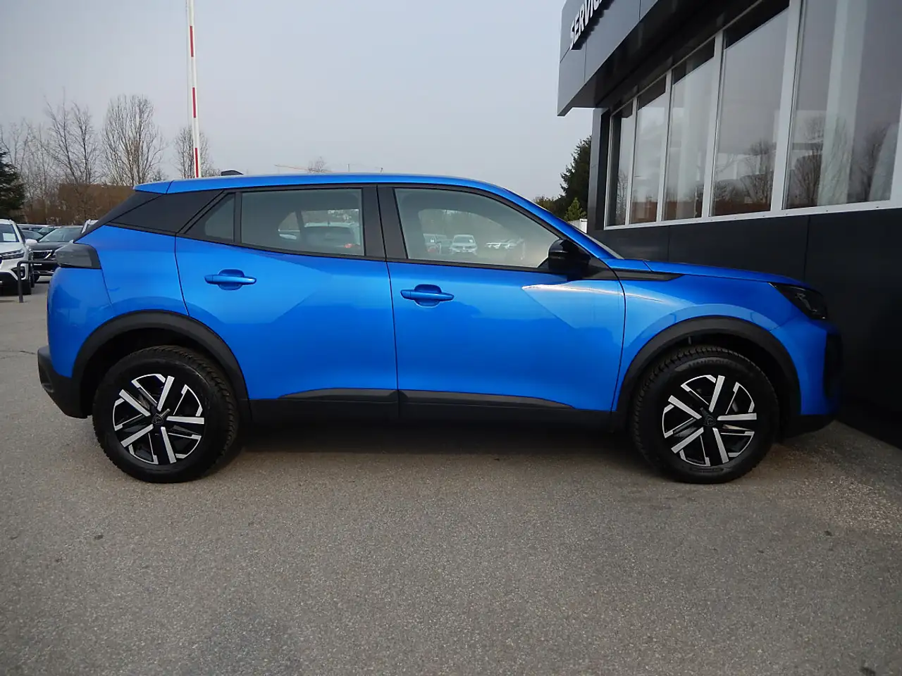 Peugeot 2008 1,2 PureTech 100 S&S Active 6-Gang-Manuell 5