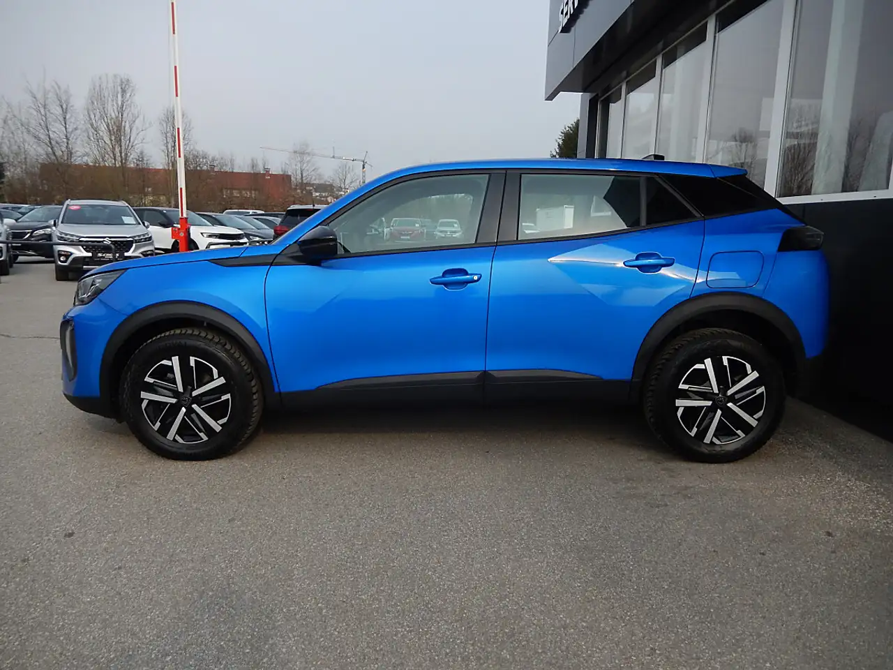 Peugeot 2008 1,2 PureTech 100 S&S Active 6-Gang-Manuell 4