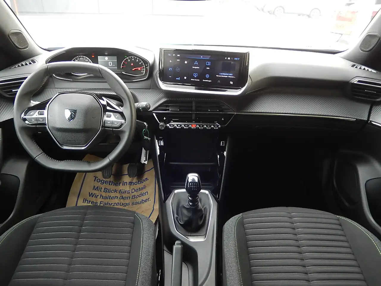 Peugeot 2008 1,2 PureTech 100 S&S Active 6-Gang-Manuell 12