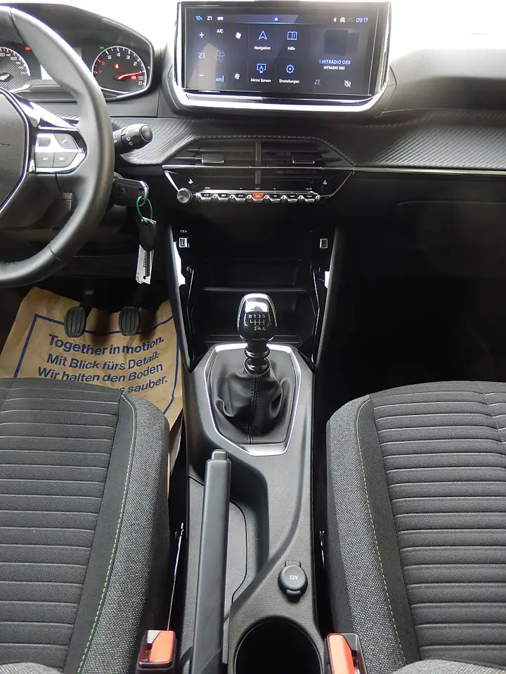 Peugeot 2008 1,2 PureTech 100 S&S Active 6-Gang-Manuell 16