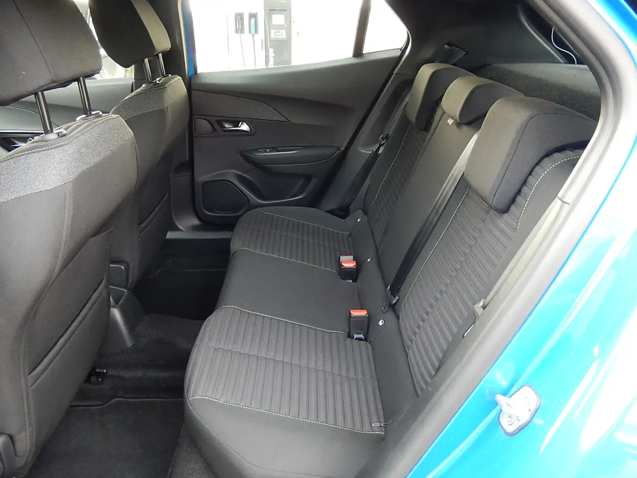 Peugeot 2008 1,2 PureTech 100 S&S Active 6-Gang-Manuell 11