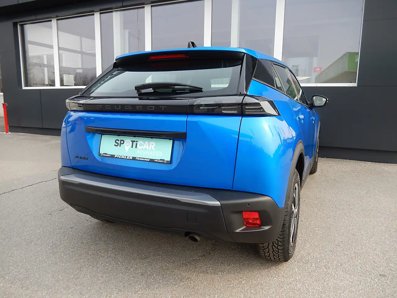 Peugeot 2008 1,2 PureTech 100 S&S Active 6-Gang-Manuell 8