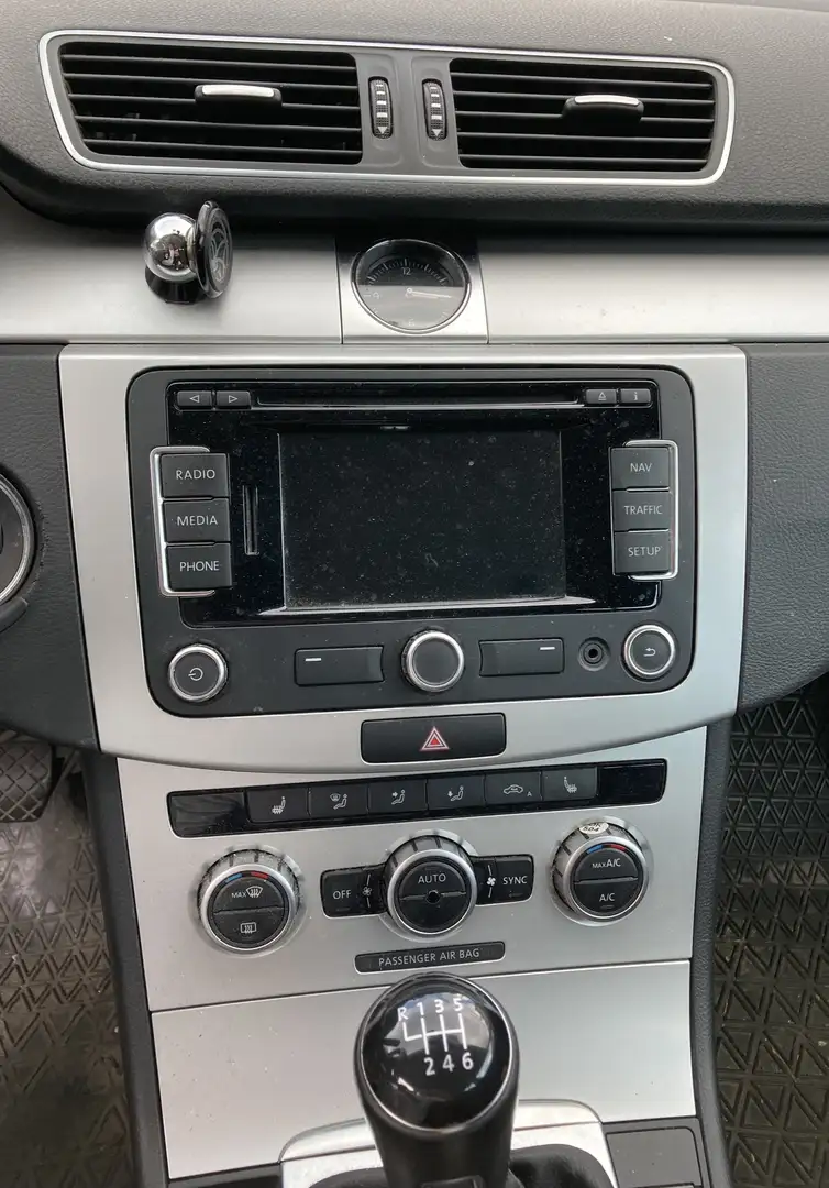 Volkswagen Passat Grau - 2