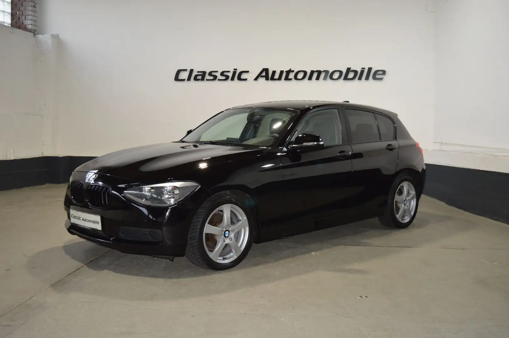 BMW 116 d*Automatik*Navi*PDC* Schwarz - 1