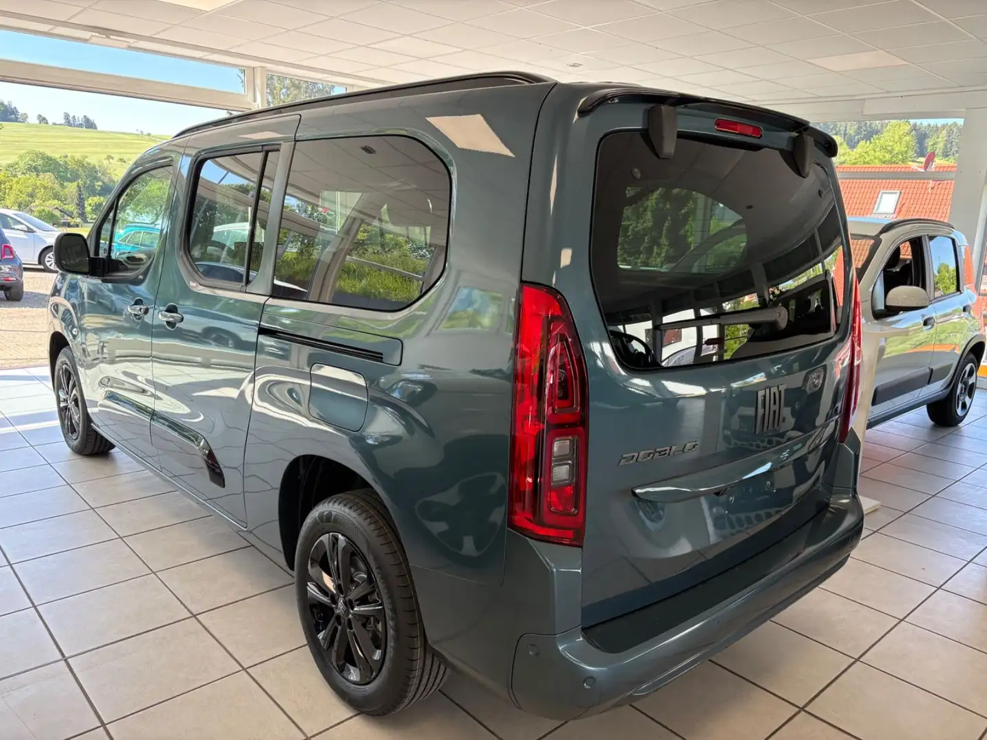Fiat Doblo Blue HDi LED, NAVI, SITZHEIZUNG Burdeos - 2