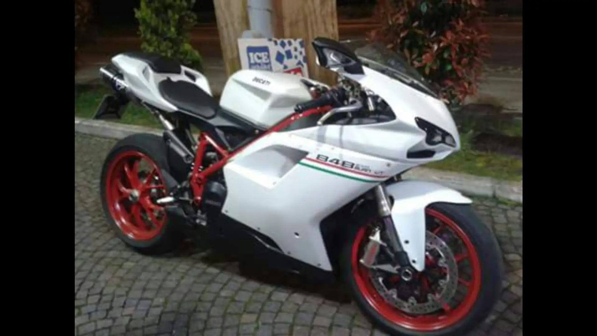 Ducati 848 EVO Alb - 1