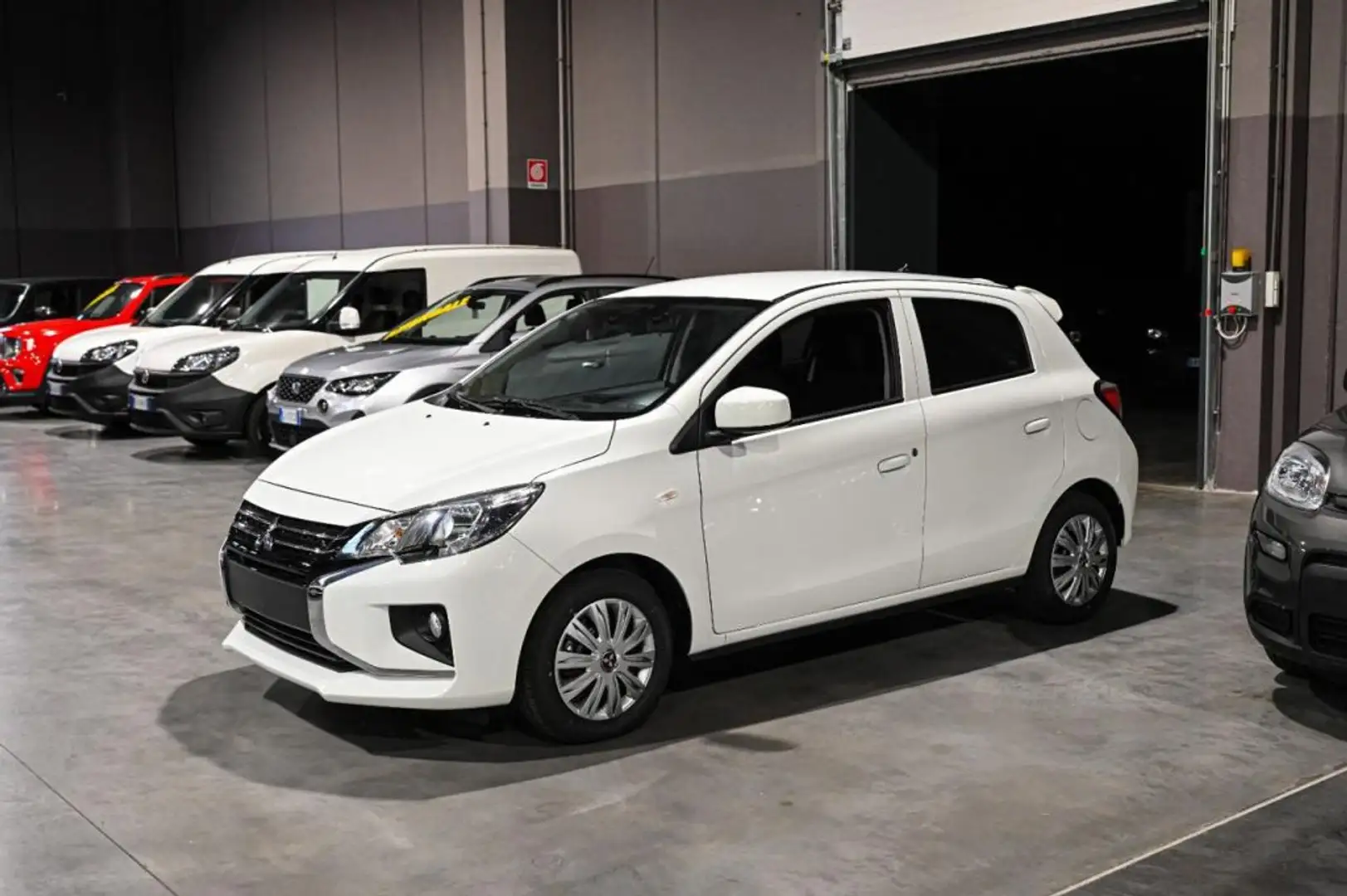Mitsubishi Space Star 1.2 70cv Invite Radio Bianco - 1
