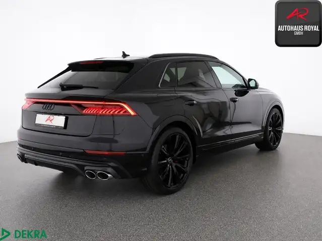 Audi SQ8 view 5