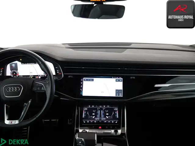 Audi SQ8 view 9