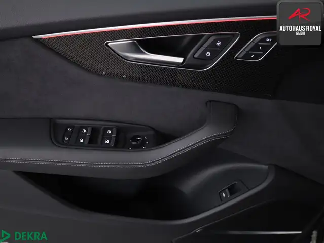 Audi SQ8 view 15