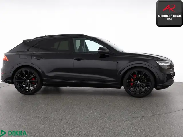 Audi SQ8 view 6