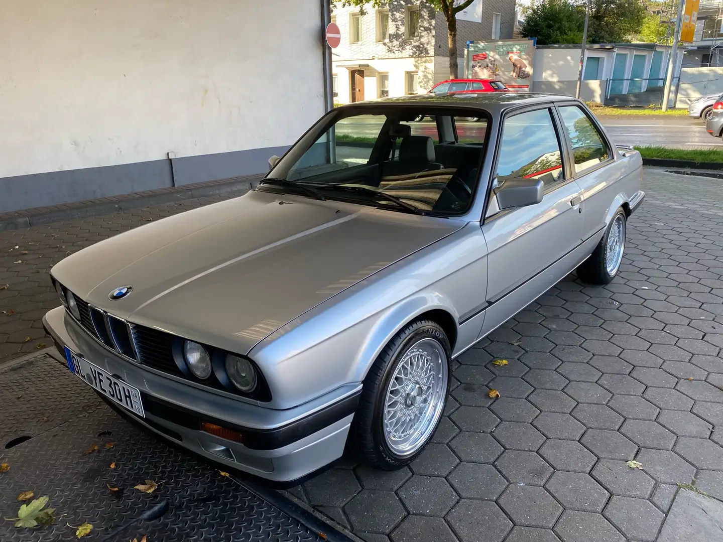 BMW 320 320i Srebrny - 1