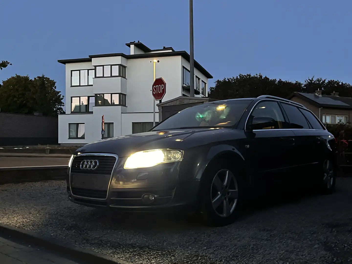 Audi A4 Avant 2.0 TDI DPF - 1