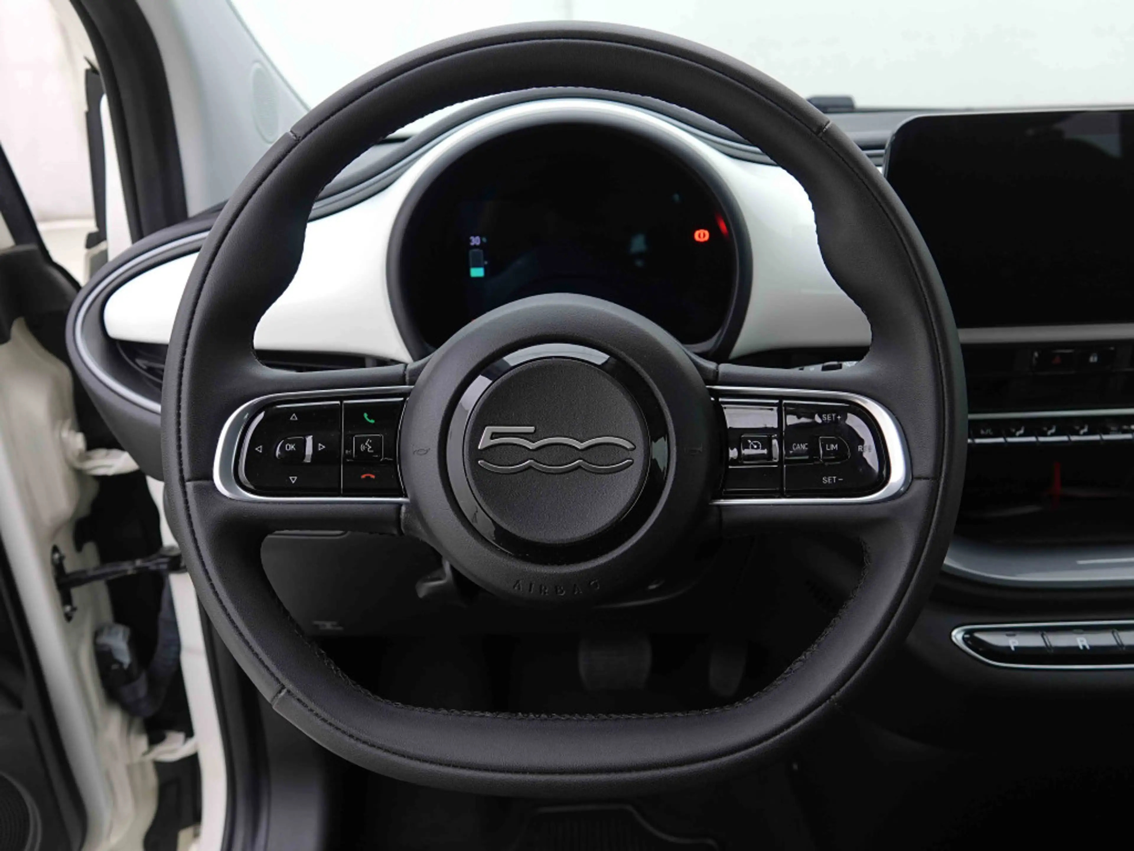 Fiat 500e 42 kWh 118 EV WLTP 320 | AUTO AIRCO | ALU16 — photo 9