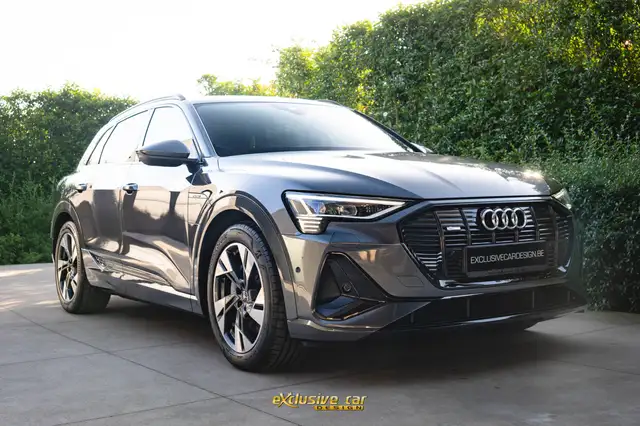 Audi E-Tron view 3