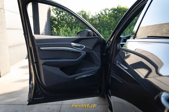 Audi E-Tron view 13