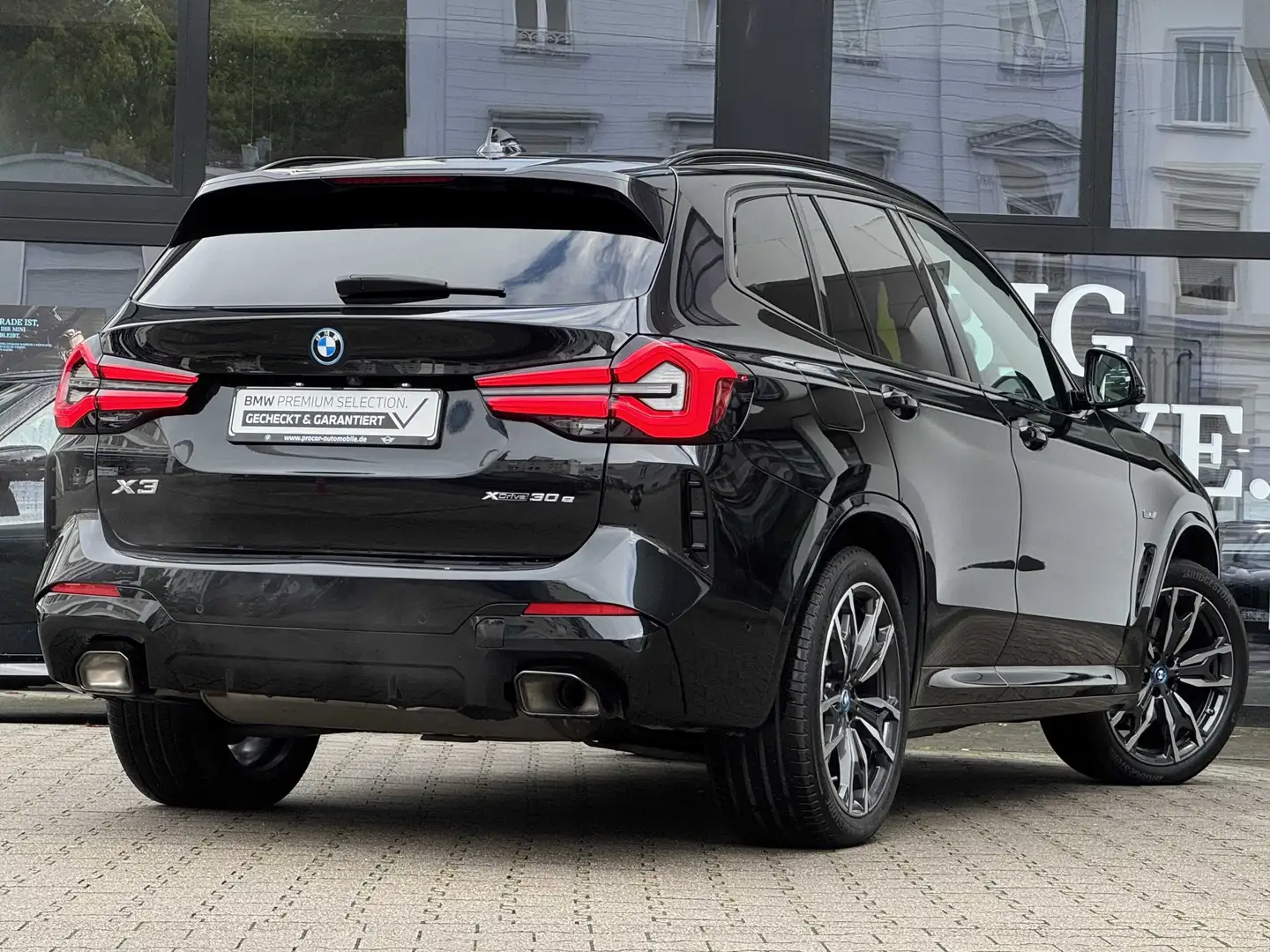 BMW X3 xDrive30e M Sport Laser AHK DA PA+ HuD HiFi Schwarz - 2