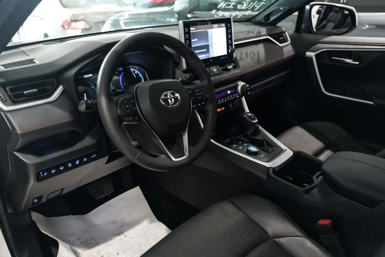 Toyota RAV 4 Prime снимка Toyota RAV 4 Prime