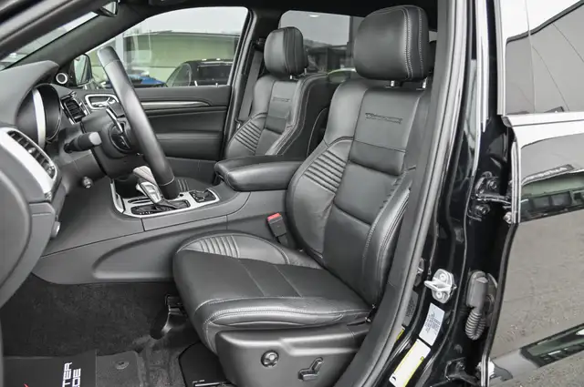 Jeep Grand Cherokee view 12