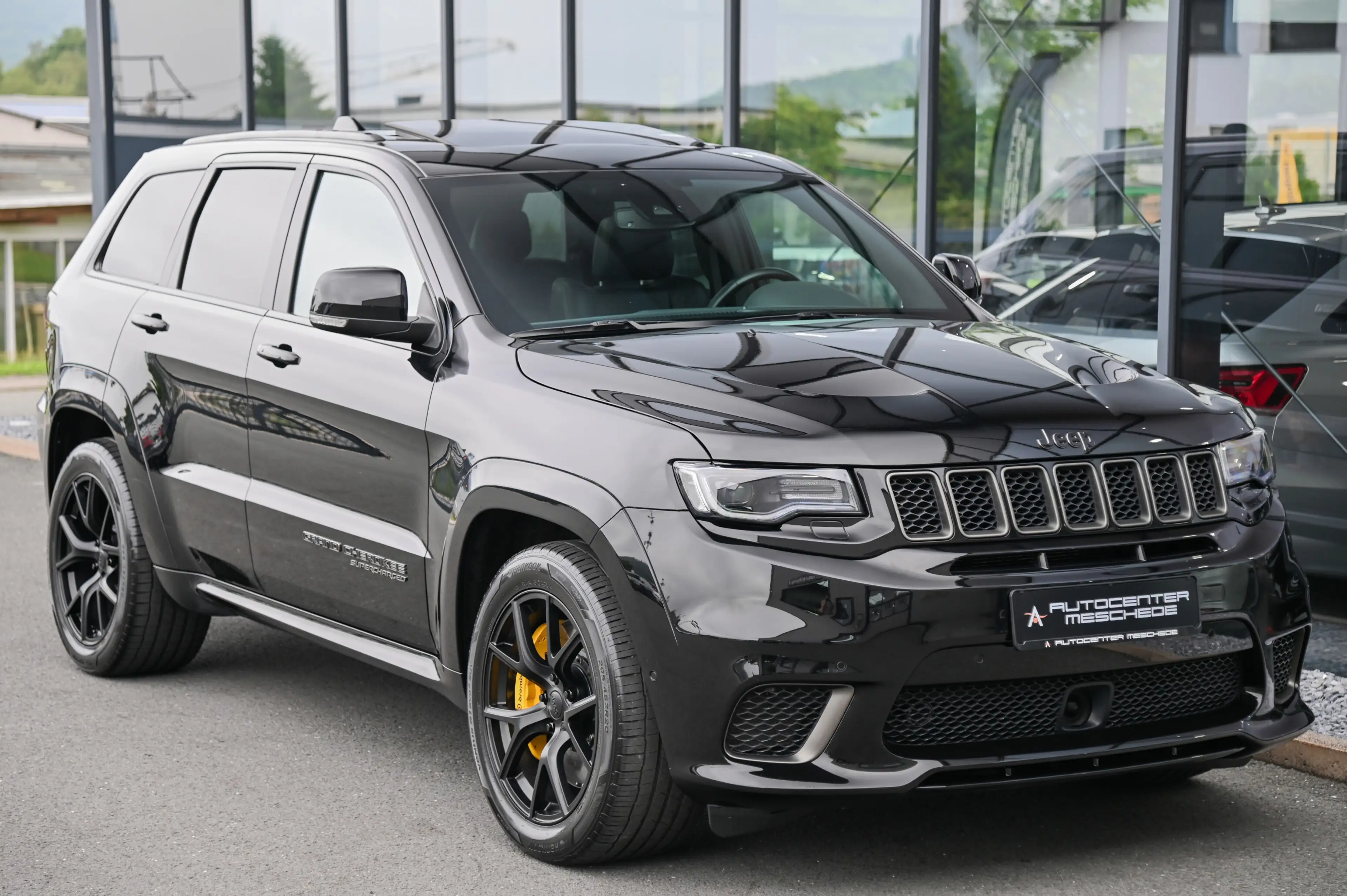 Jeep Grand Cherokee 6.2 V8 Trackhawk Navi* Pano* AHK* — photo 3