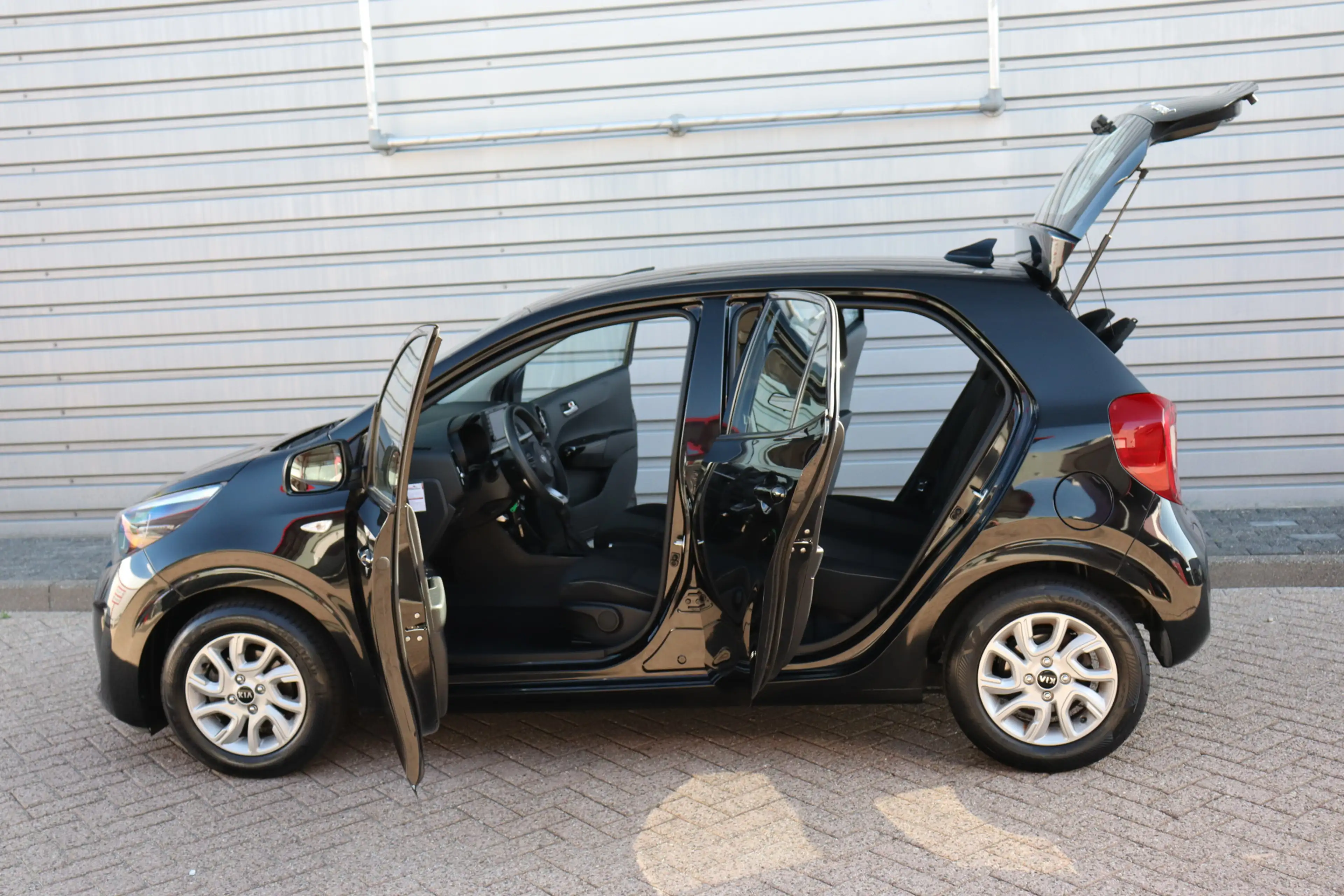 Kia Picanto 1.0 CVVT ComfortPlusLine Navigator O.a: Navi, Airc — photo 23