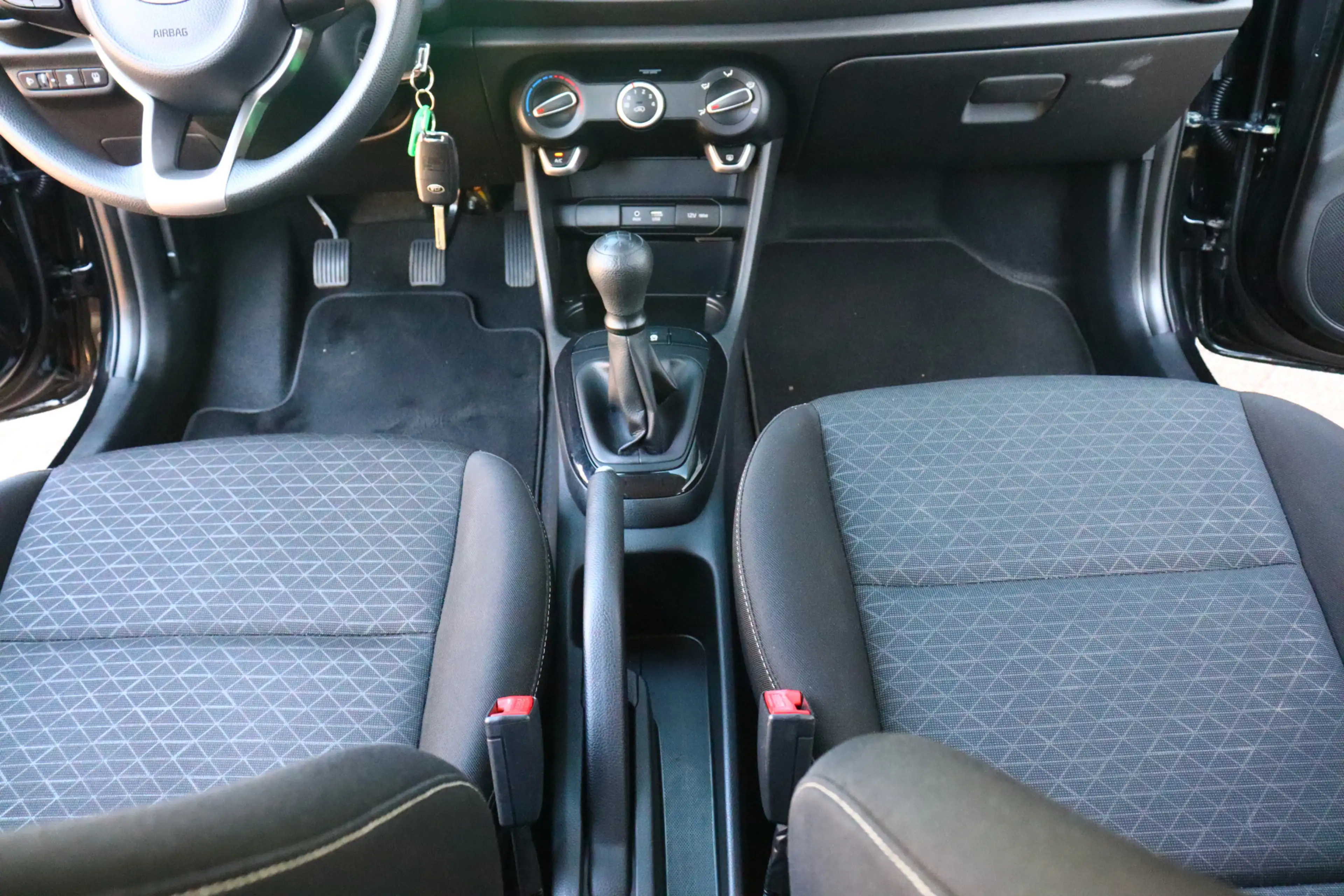Kia Picanto 1.0 CVVT ComfortPlusLine Navigator O.a: Navi, Airc — photo 26