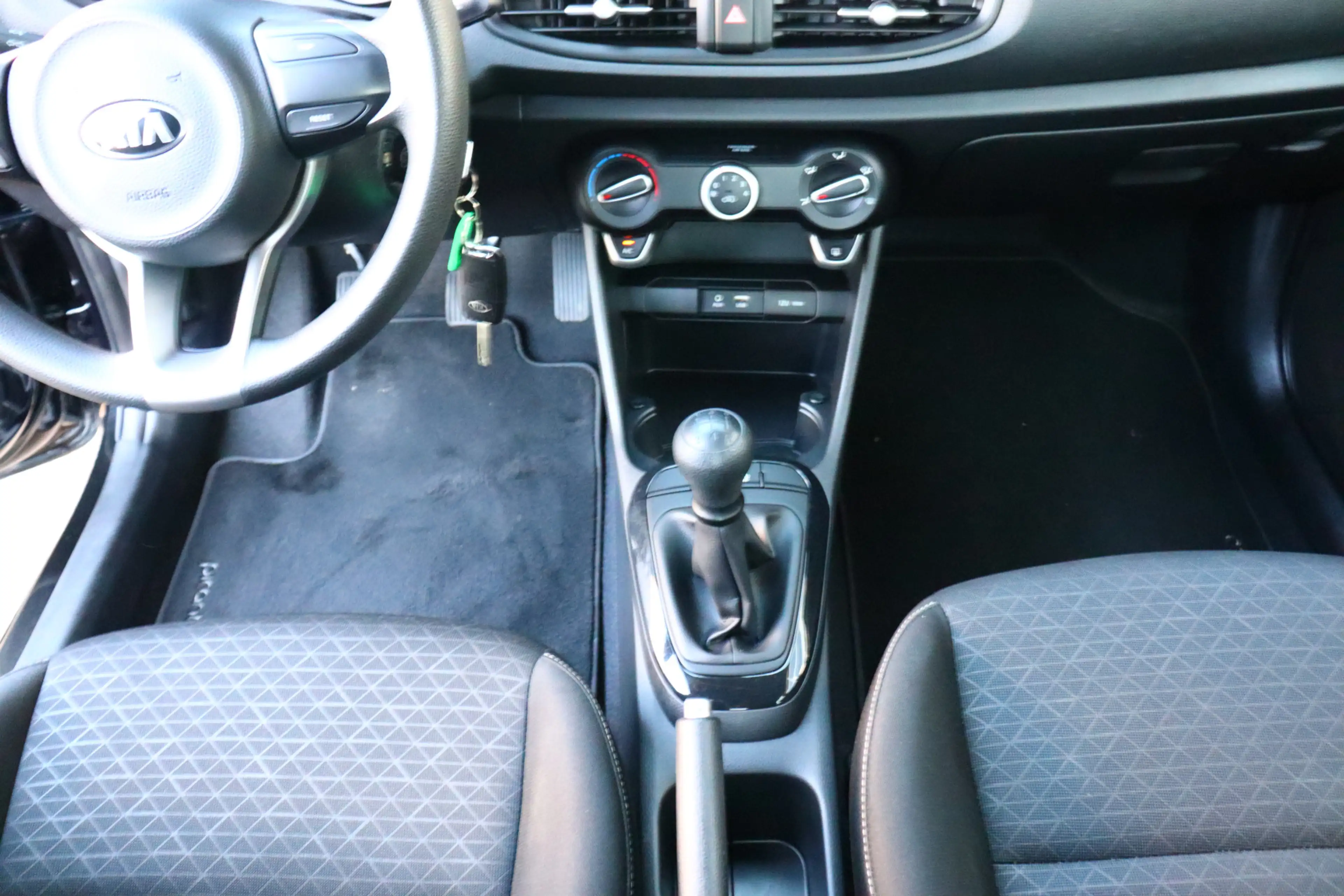 Kia Picanto 1.0 CVVT ComfortPlusLine Navigator O.a: Navi, Airc — photo 27