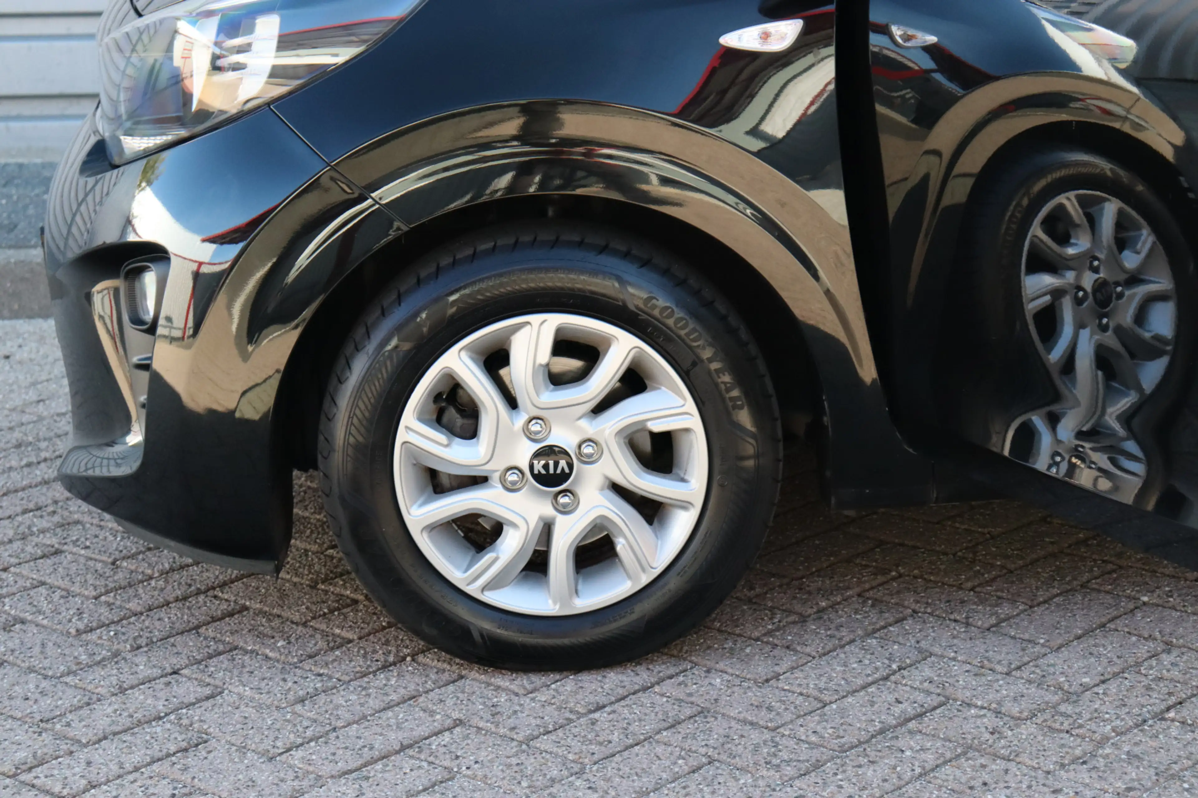 Kia Picanto 1.0 CVVT ComfortPlusLine Navigator O.a: Navi, Airc — photo 22