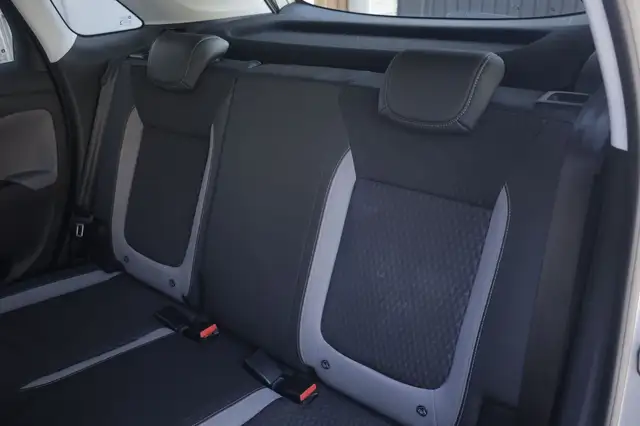 Opel Crossland X view 3