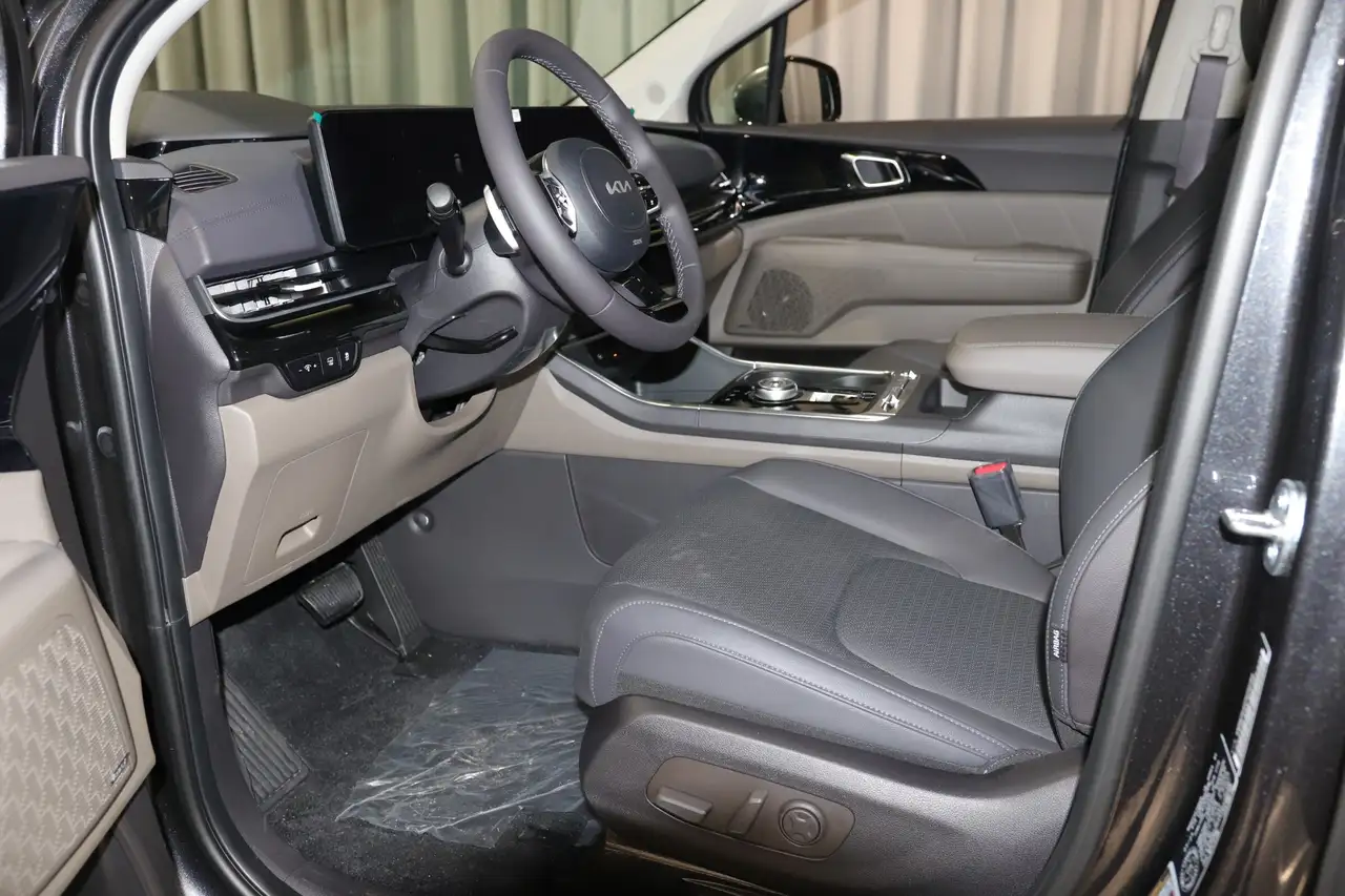Kia Carnival fotografie Kia Carnival
