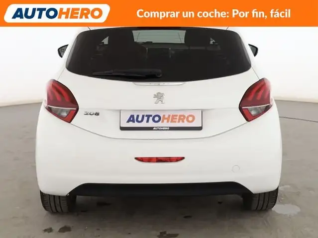 Peugeot 208 view 5
