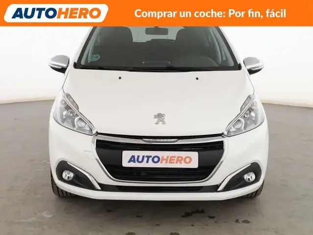 Peugeot 208 view 9