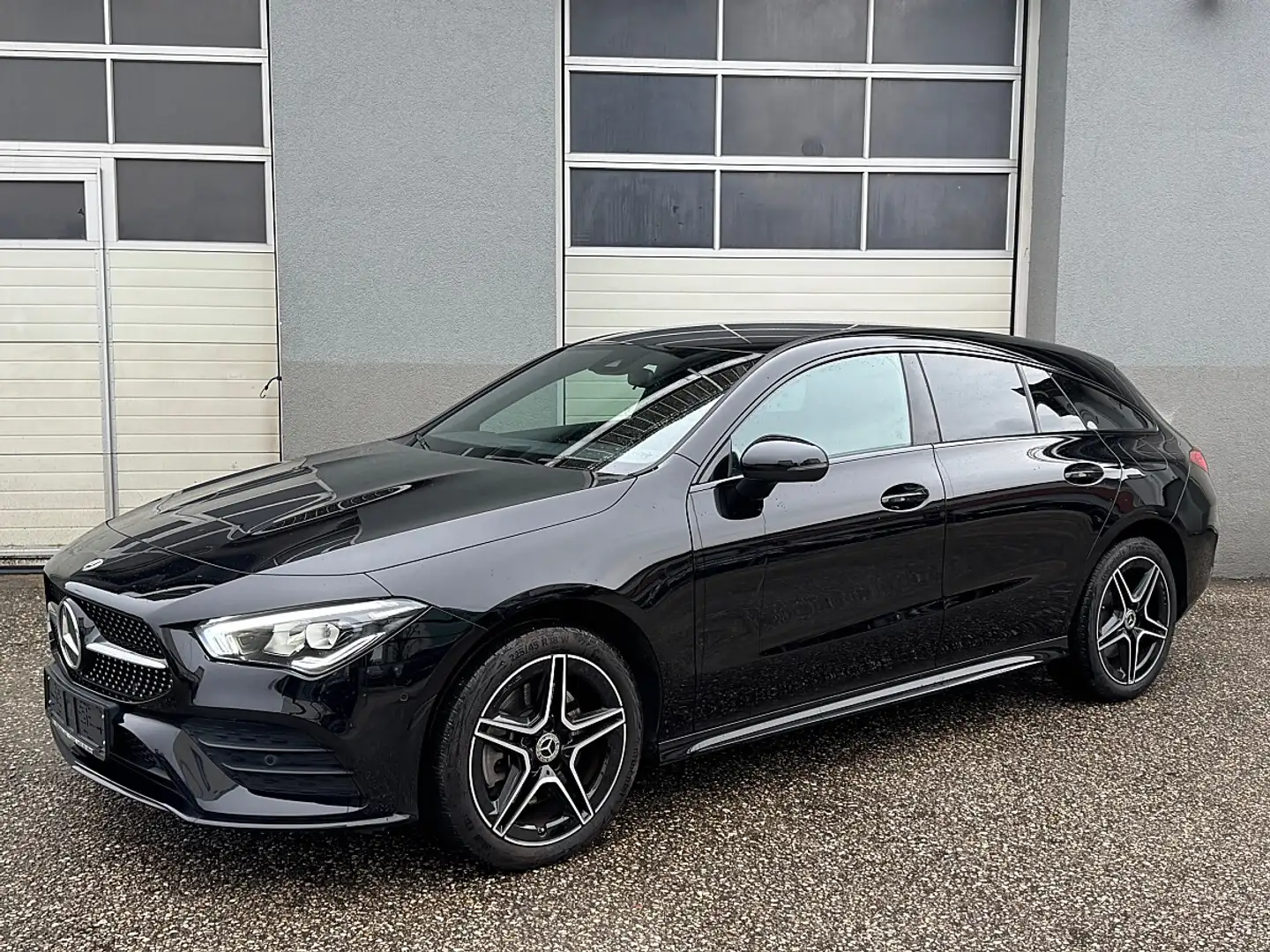 Mercedes-Benz CLA 250 e PHEV Shooting Brake Aut. *AMG-LINE* Schwarz - 1