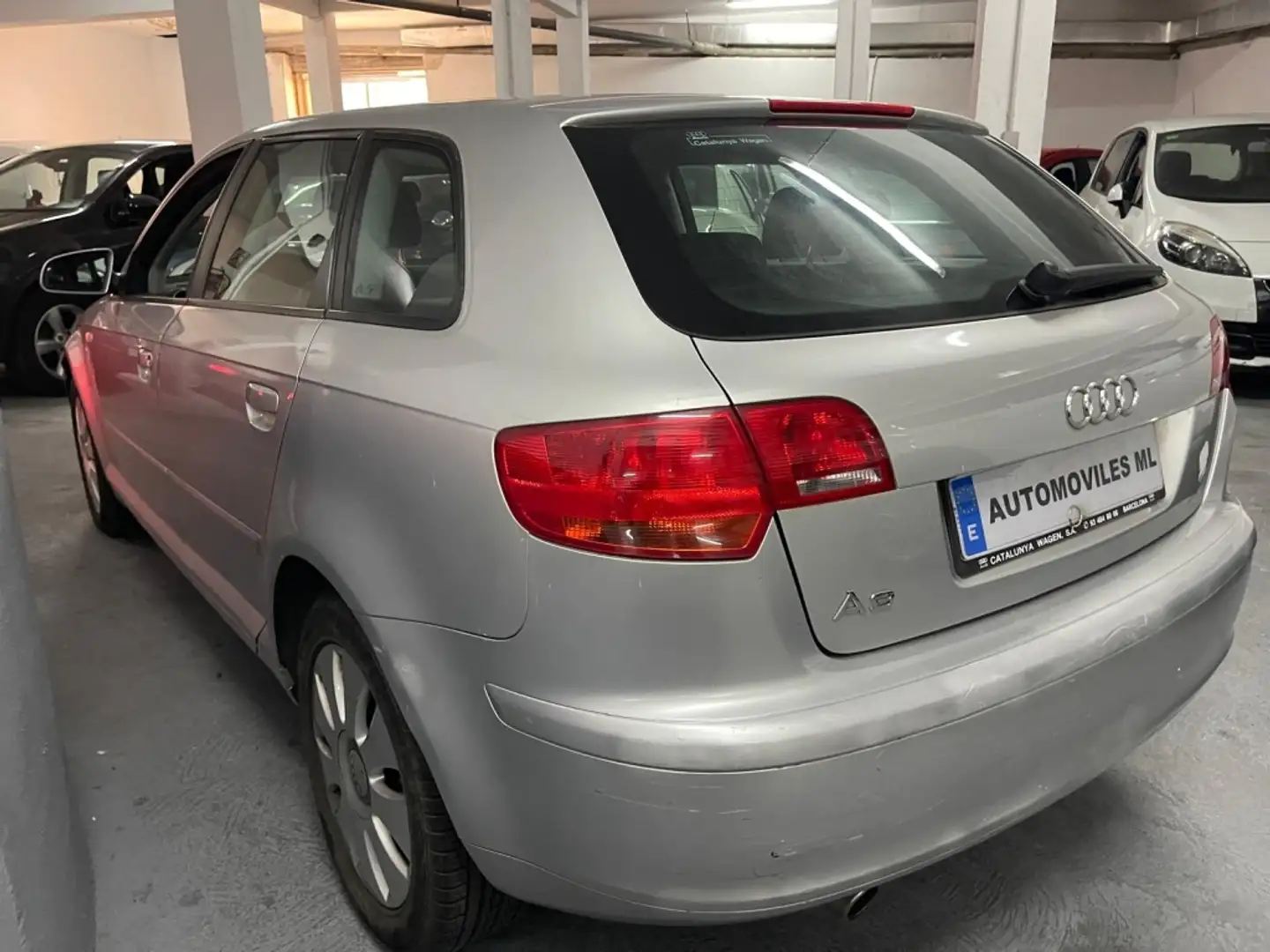 Audi A3 Sportback 1.6 FSI Attraction - 2